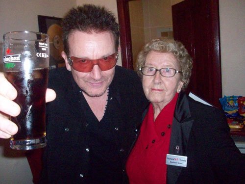 Bono y Edge vuelven por Navidad… A Dublin Bono-m10