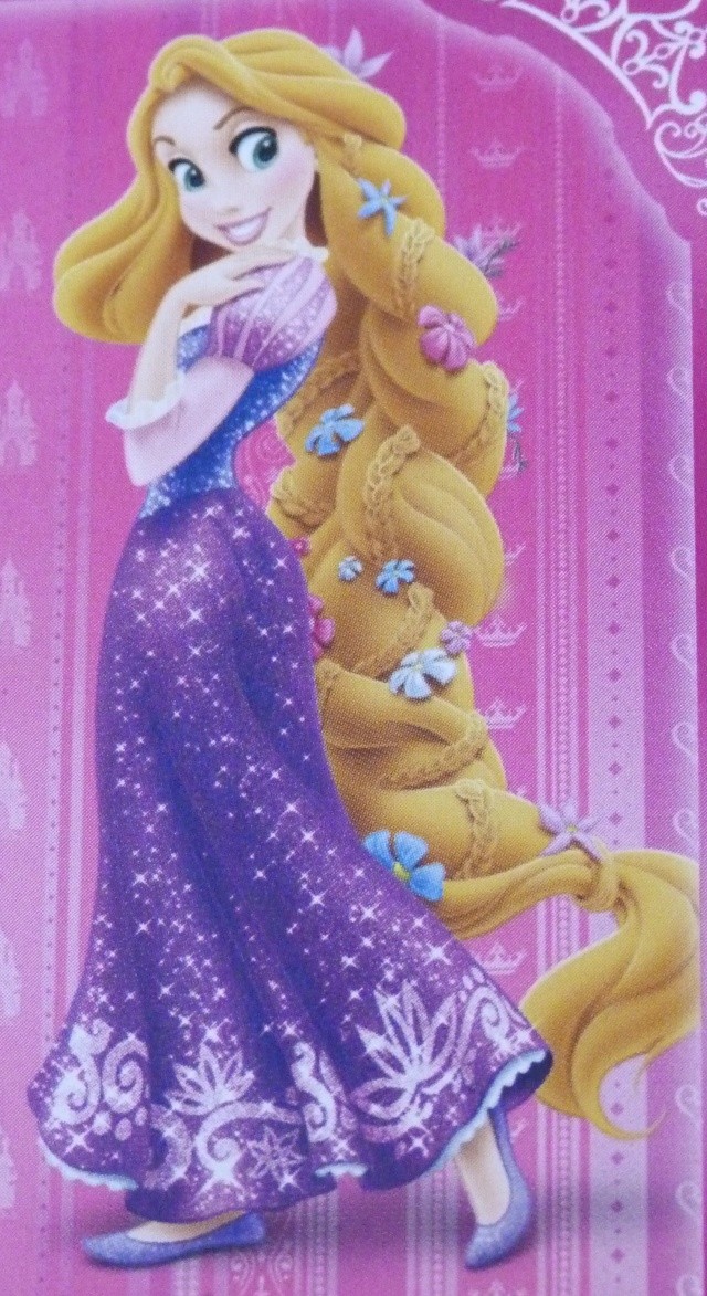 Un nouveau look pour les Princesses Disney - Page 26 P1190612
