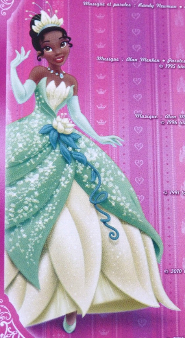 Un nouveau look pour les Princesses Disney - Page 26 P1190613