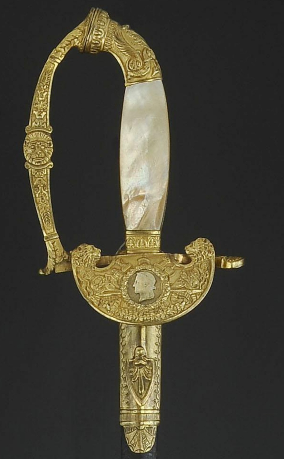 Epée d'officier supérieur des gardes du corps du roi Première Restauration 1814 20230212