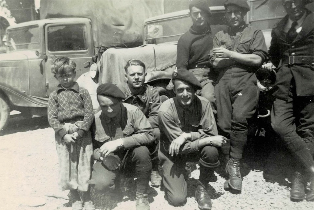 Soldats juillet 1940 à identifier  Receiv22