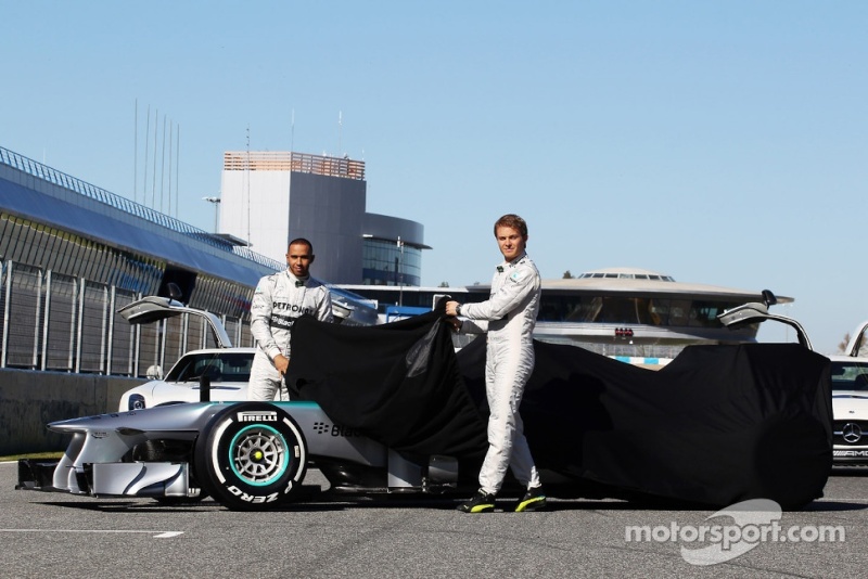 Presentacion de la Escuderia MERCEDES AMG Petronas 217