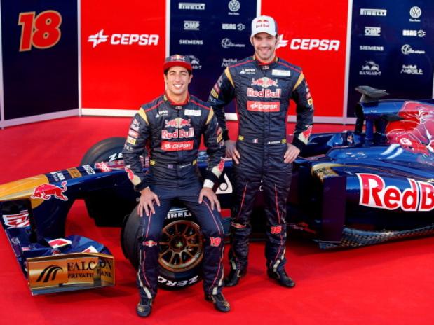 Presentacion de la Scuderia Toro Rosso 613