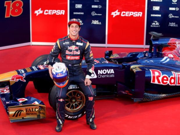 Presentacion de la Scuderia Toro Rosso 815