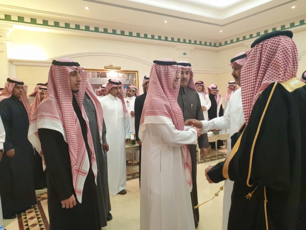 الأمير عبدالعزيز يحتفي بالأمير فيصل بن تركي. بحضور عدد كبير من الأمراء ونخبة المجتمع 2110