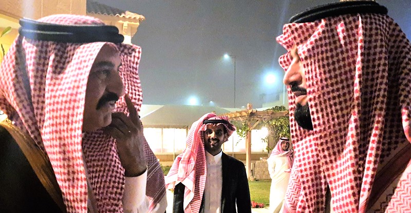 الأمير عبدالعزيز يحتفي بالأمير فيصل بن تركي. بحضور عدد كبير من الأمراء ونخبة المجتمع Aao-oc10