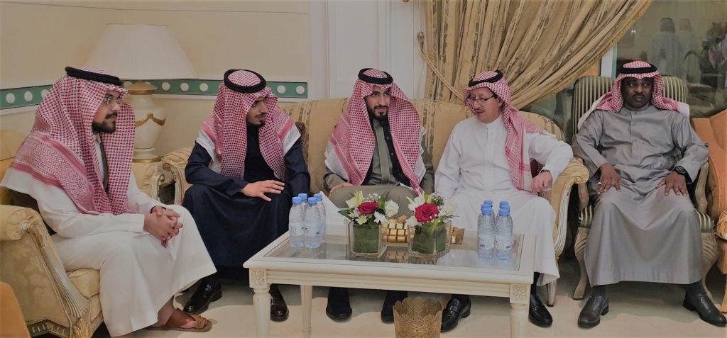 الأمير عبدالعزيز يحتفي بالأمير فيصل بن تركي. بحضور عدد كبير من الأمراء ونخبة المجتمع Aaoaai11