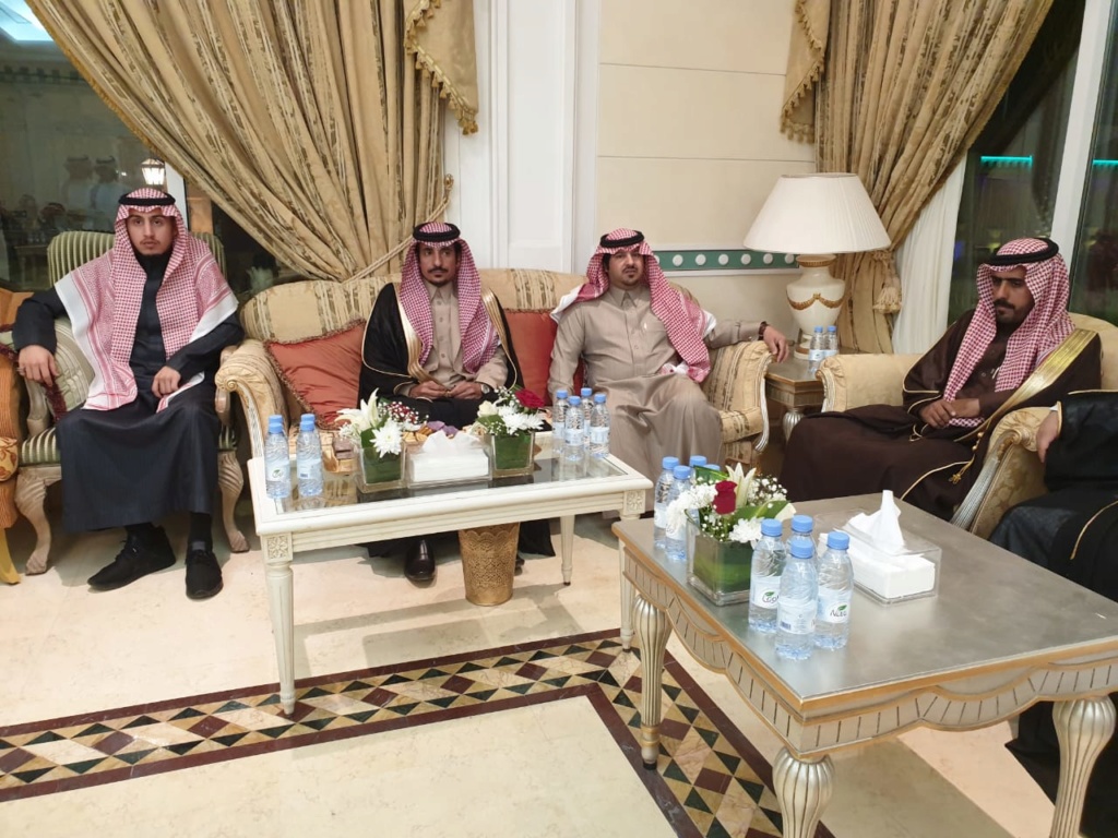 الأمير عبدالعزيز يحتفي بالأمير فيصل بن تركي. بحضور عدد كبير من الأمراء ونخبة المجتمع Aeao_o31