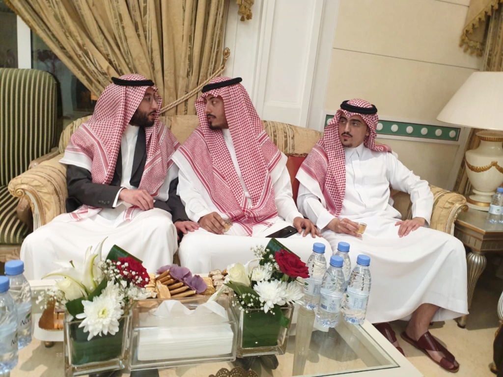 الأمير عبدالعزيز يحتفي بالأمير فيصل بن تركي. بحضور عدد كبير من الأمراء ونخبة المجتمع Aeao_o36