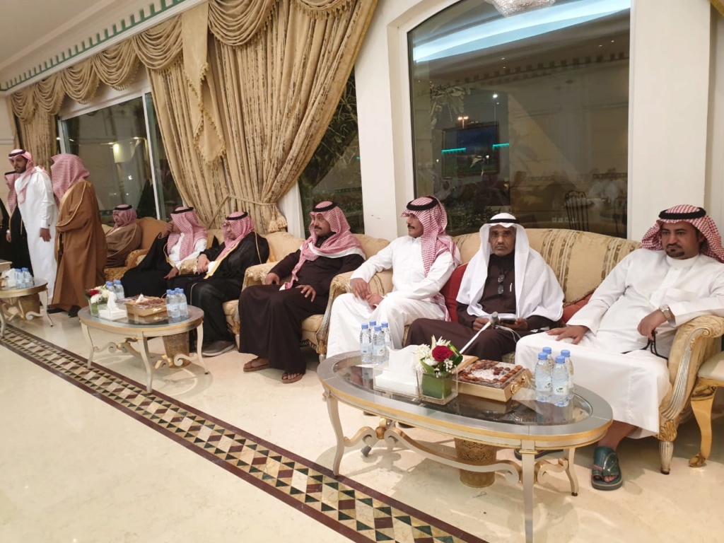 الأمير عبدالعزيز يحتفي بالأمير فيصل بن تركي. بحضور عدد كبير من الأمراء ونخبة المجتمع Aeao_o37