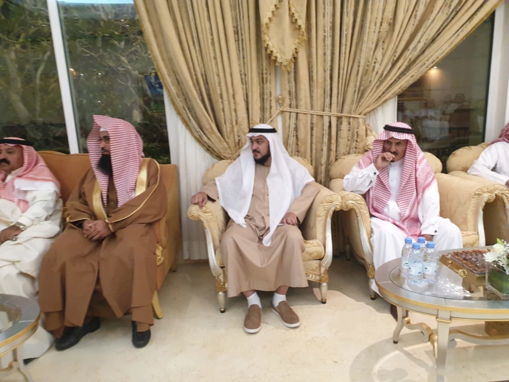 الأمير عبدالعزيز يحتفي بالأمير فيصل بن تركي. بحضور عدد كبير من الأمراء ونخبة المجتمع Aeao_o43