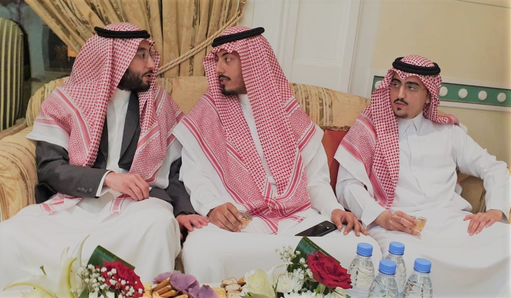 الأمير عبدالعزيز يحتفي بالأمير فيصل بن تركي. بحضور عدد كبير من الأمراء ونخبة المجتمع Aeaoc-10
