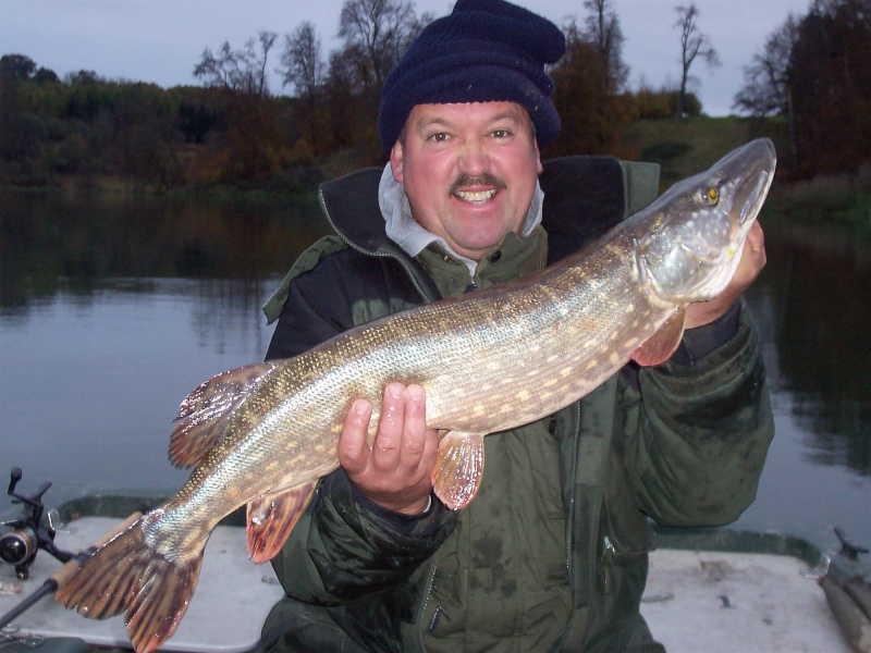 Piking at The Palace - A Rough Guide Carp_011