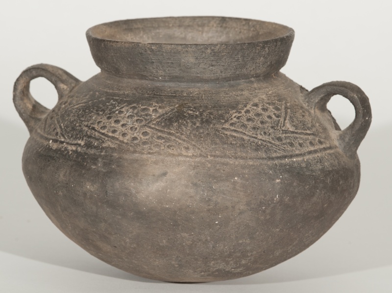 Pre-Columbian pot from Peru D38_8216