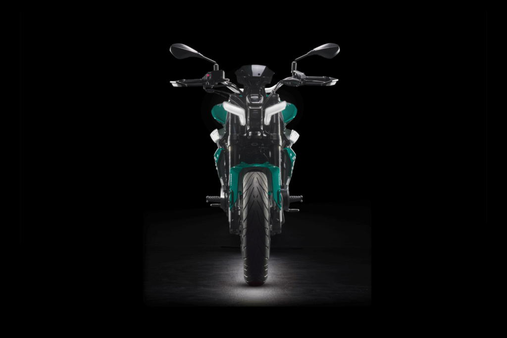 Benelli Tornado Naked Twin 500 0410