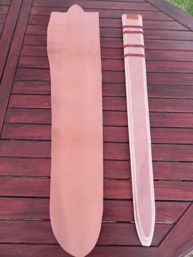Tutoriel fourreau d'épée en bois et cuir + baudrier Dscn5227