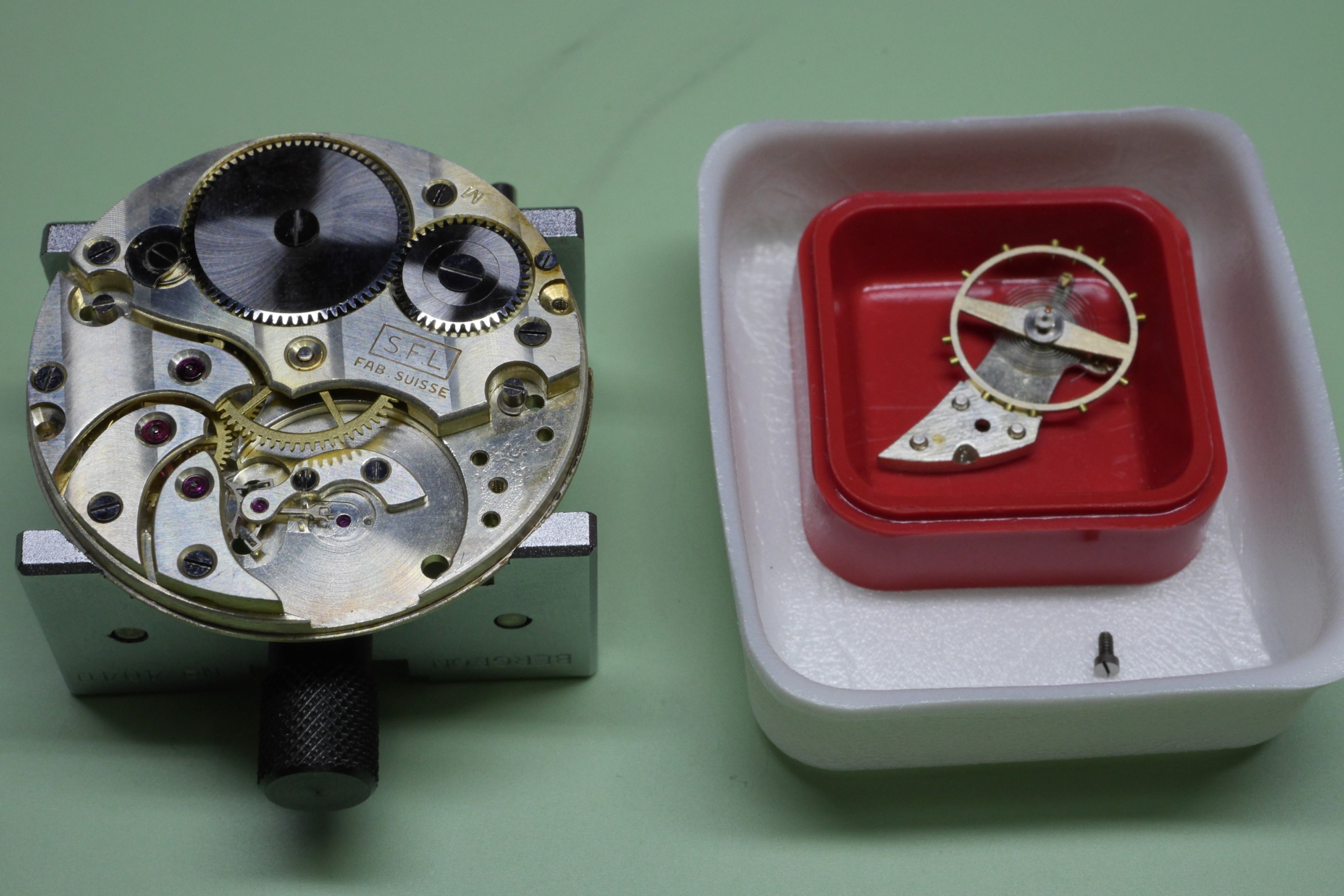 Réparation et entretien d'une montre de poche S.F.L (société française longines) 3610