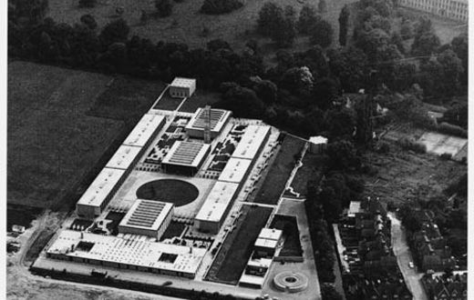 Arne Jacobsen ( 1902 - 1971) architecte et designer 00102310