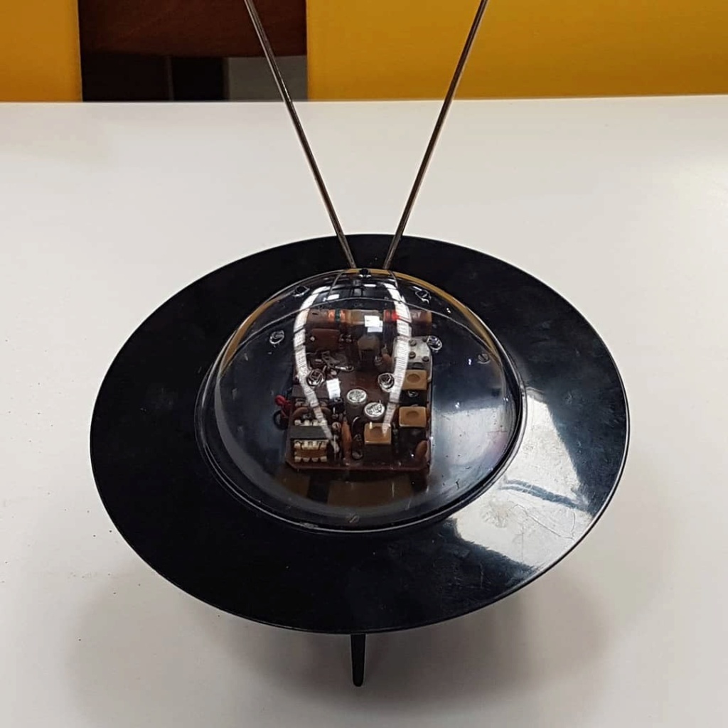Scopodio transistor radio - flying saucer - Promo Gift Paris - made in France 10055010
