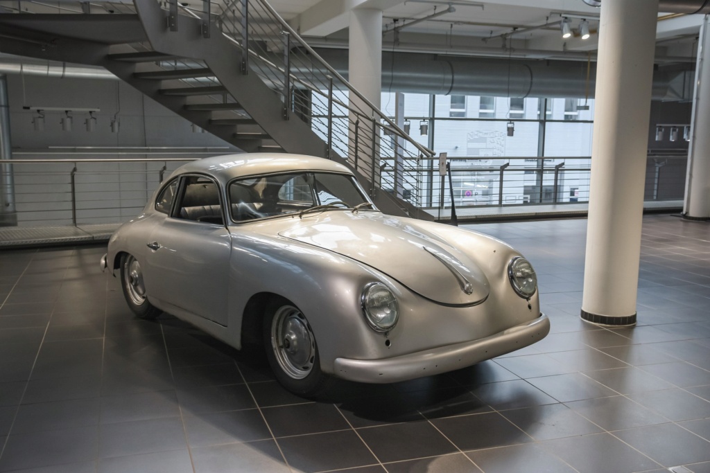 Porsche 356 retrouvée au Zoo de Berlin et restaurée 32303010