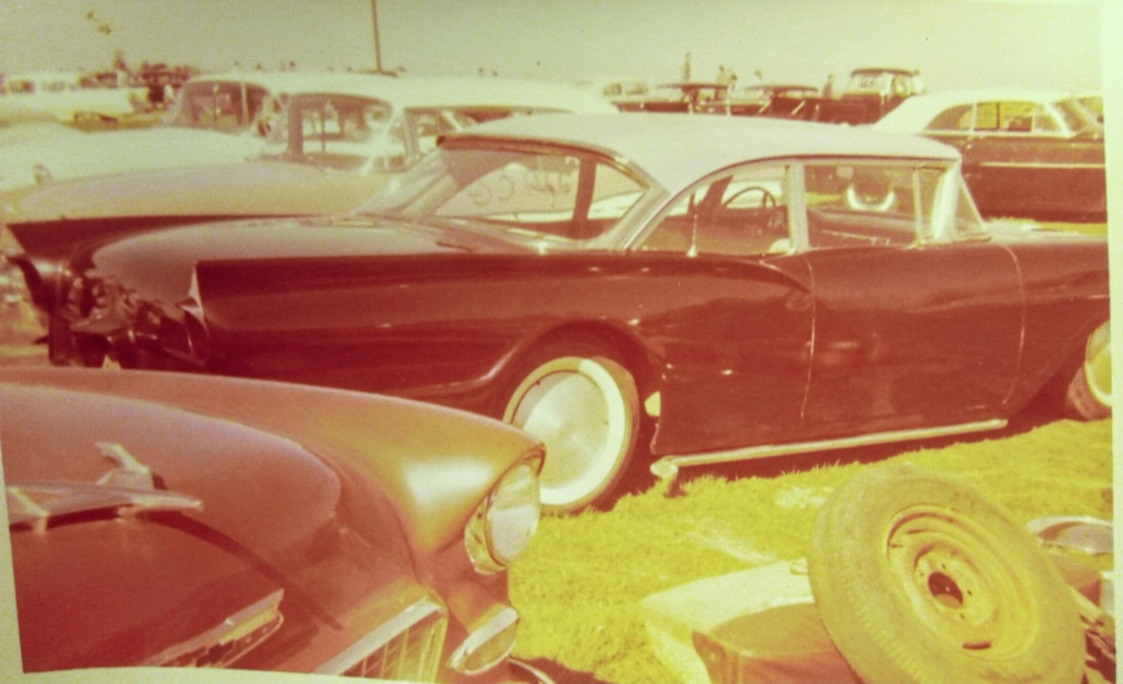 custom cars in the street - in situation ( vintage pics 1950's & 1960's)  - Page 7 33890910
