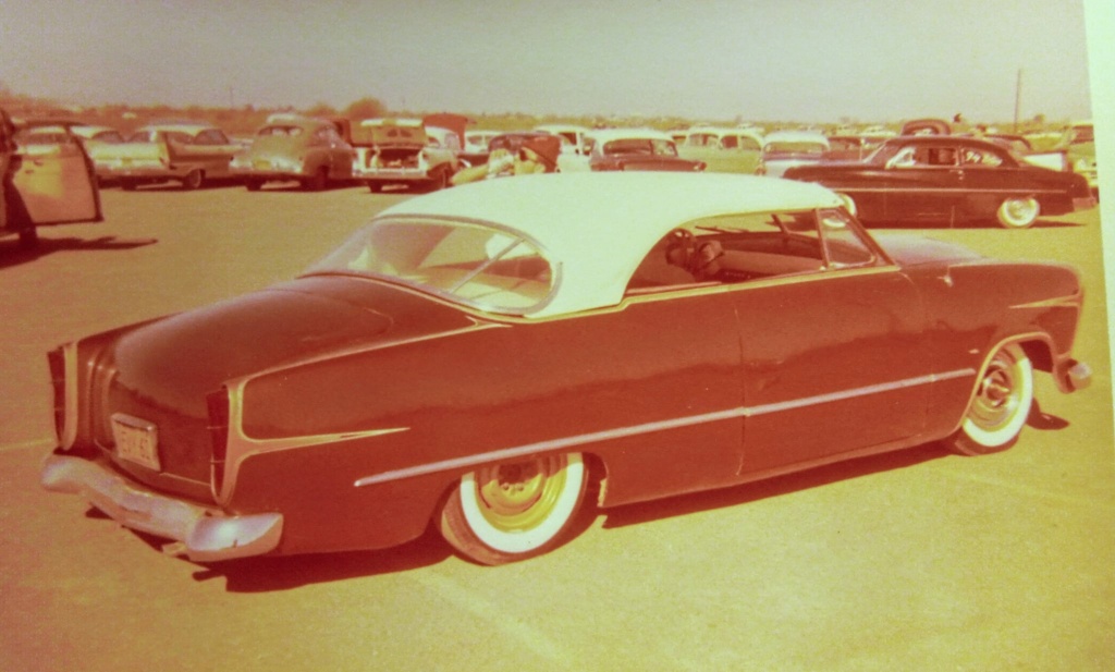 custom cars in the street - in situation ( vintage pics 1950's & 1960's)  - Page 7 33895410