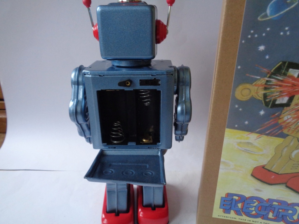 Robots jouets vintages - vintage robot toys - Page 2 40098310