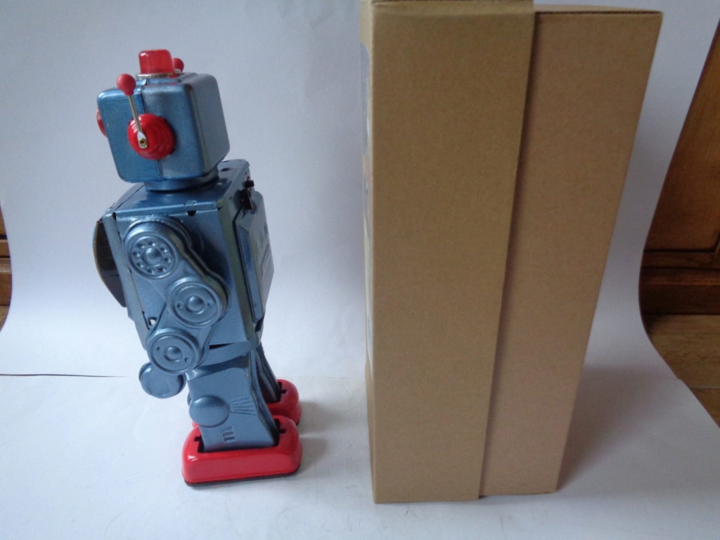 Robots jouets vintages - vintage robot toys - Page 2 40256310