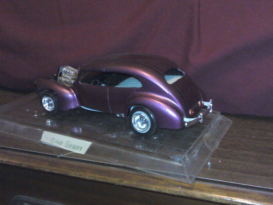 Vintage built automobile model kit survivor - Hot rod et Custom car maquettes montées anciennes - Page 11 48390010