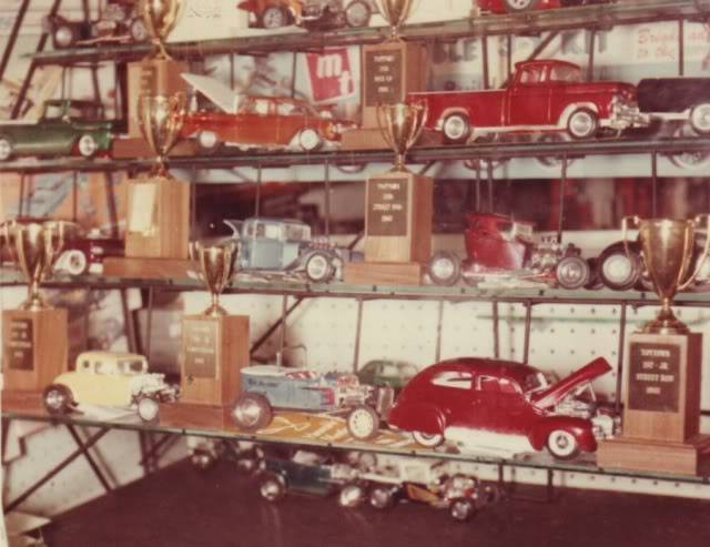 Vintage built automobile model kit survivor - Hot rod et Custom car maquettes montées anciennes - Page 11 48406210