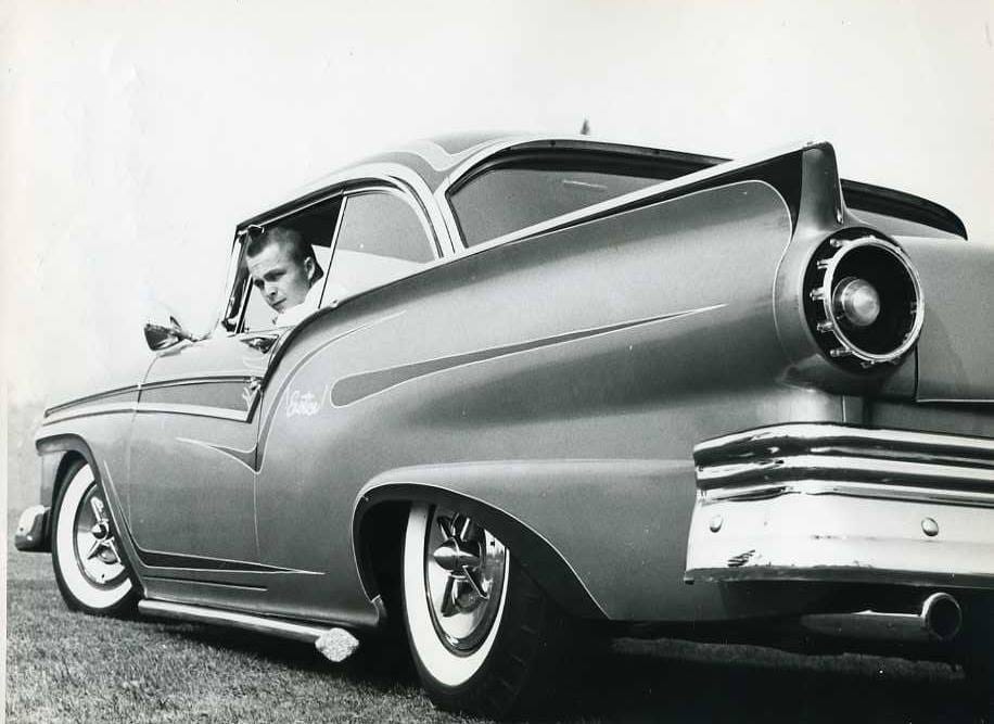 custom cars in the street - in situation ( vintage pics 1950's & 1960's)  - Page 5 59675210