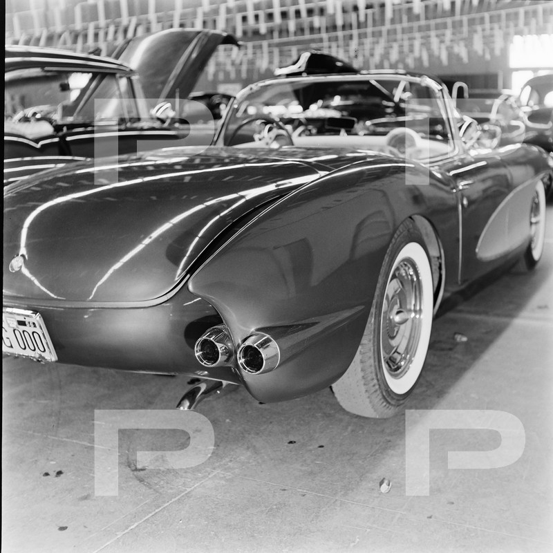 1957 Chevrolet Corvette - Bob Moreira 60558610