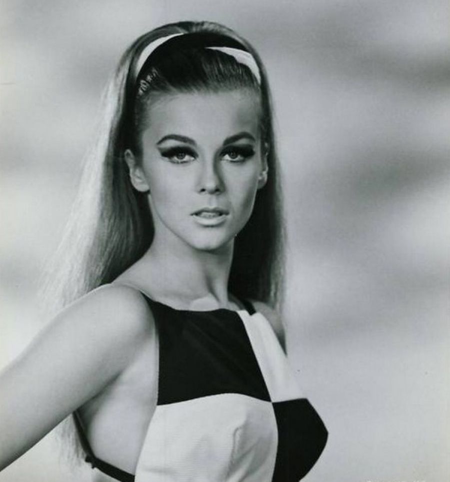 Ann Margret 8a72e210