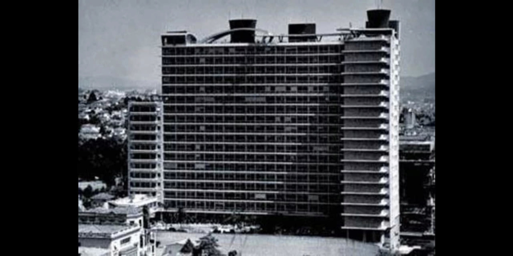 Bretagne building in Higienópolis neighborhood, São Paulo state, Brazil. 1959 built by João Artacho Jurado 90021510