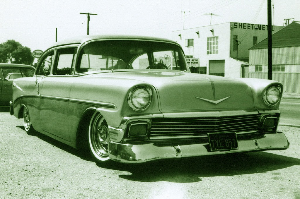 custom cars in the street - in situation ( vintage pics 1950's & 1960's)  - Page 6 92701810