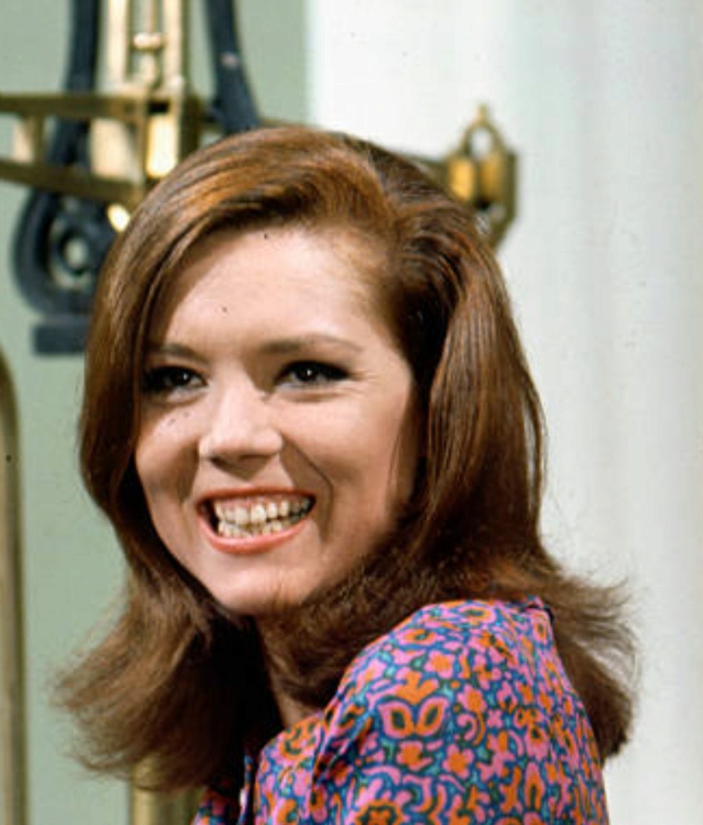 Diana Rigg 93d97010