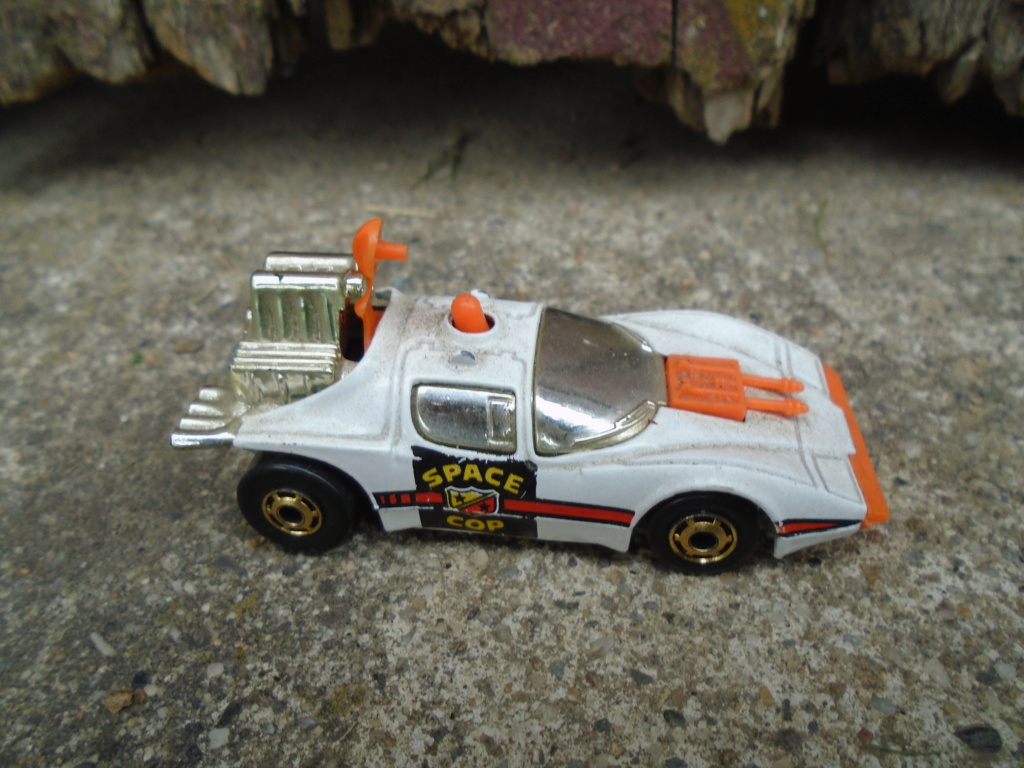 Science Friction Space cop - Futuristic police car dragster - Hot Wheels Dsc02824