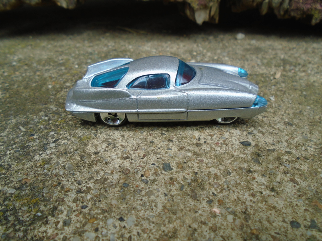 Alpha Romeo Bat 9 - Propotypo Concept car 1955 - Hot Wheels Dsc03139