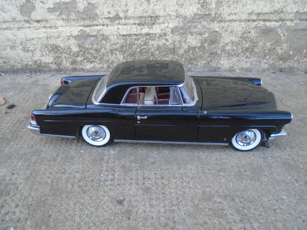 Lincoln Continental - 1957 - Yatming Road Legend - 1/18 scale Dsc05246
