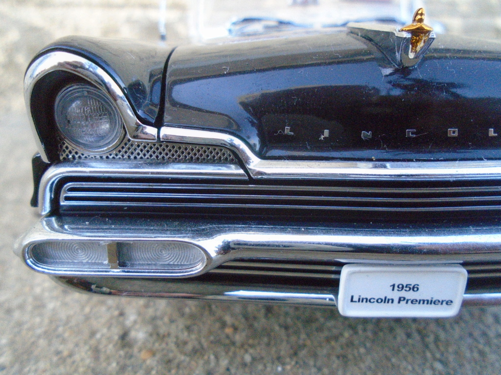 Lincoln Premier 1956 - Sunstar - 1/18 scale Dsc05350
