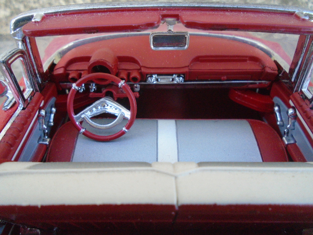 Chevrolet Impala 1960 - 1/18 scale - MotorMax Dsc05478