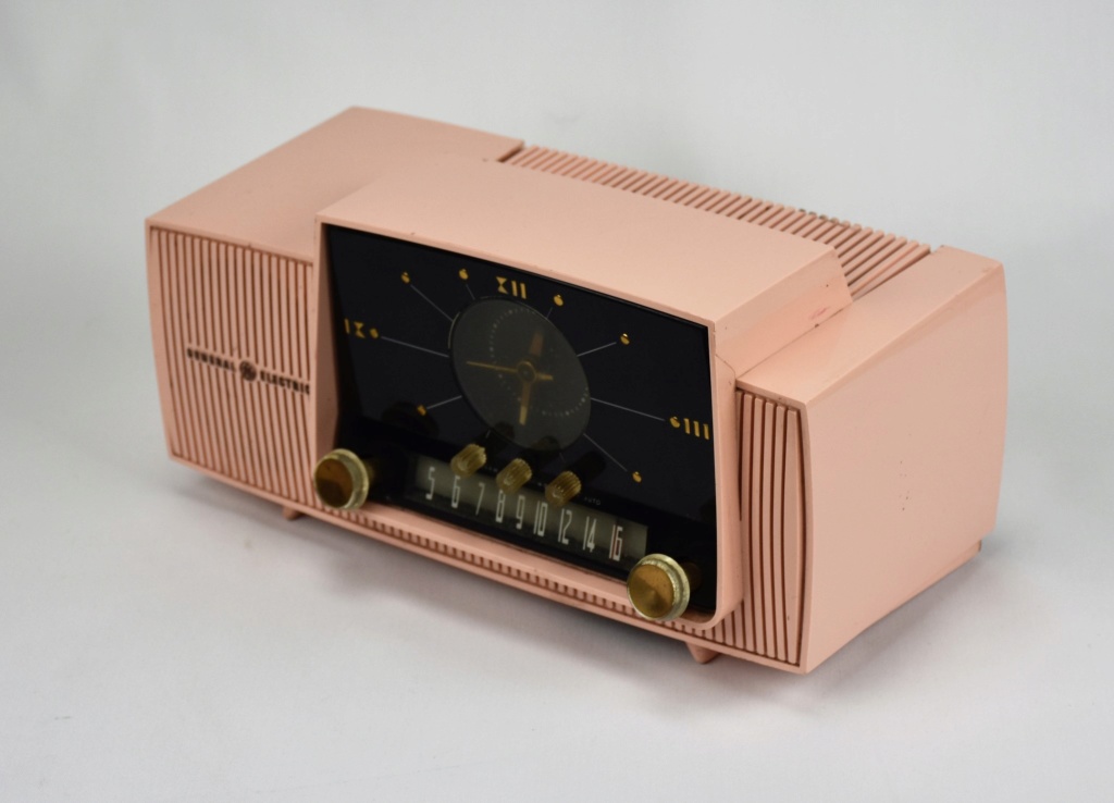 General Electric Clock Radio - 1956  Dsc_0010