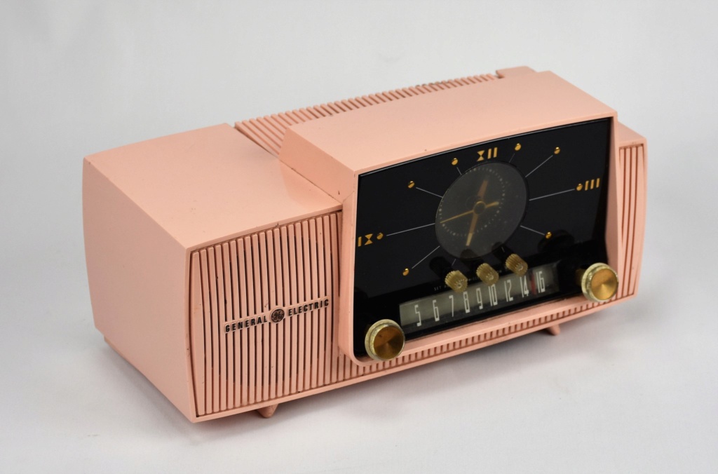 General Electric Clock Radio - 1956  Dsc_0012