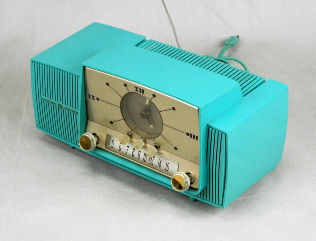 General Electric Clock Radio - 1956  Dscn0011