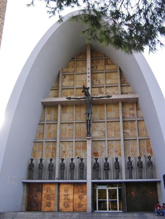 “Iglesia de la Purísima” located in Monterrey México - 1941 - 1943 - Architecte Enrique de la Mora Lowl_210