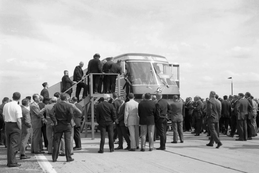 Ford Turbine-Powered Semi-Truck 'Big Red' - 1964 Messag16