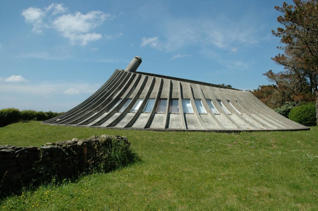 Maison Quéré (1969-73) in Ploumoguer, France, by Roger Le Flanchec Mhr53_12