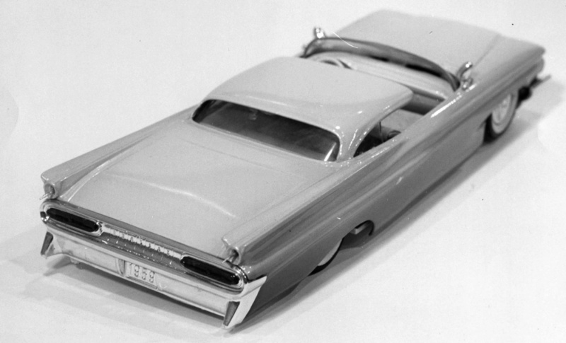 Vintage built automobile model kit survivor - Hot rod et Custom car maquettes montées anciennes - Page 11 Mod01210