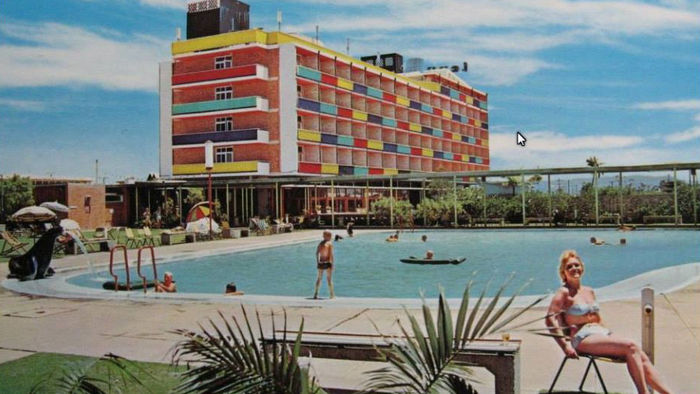 Mid Century Modern 1950s Architecture - Surfers Paradise Gold Coast - Australia  R1433710