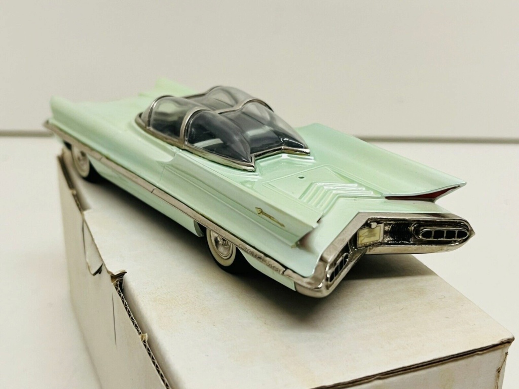 THE GREAT AMERICAN DREAM MACHINE - 1/43 diecast 50s concept car - made in England S-l16254